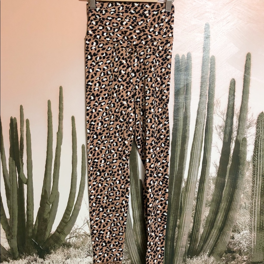 Aerie leopard leggings